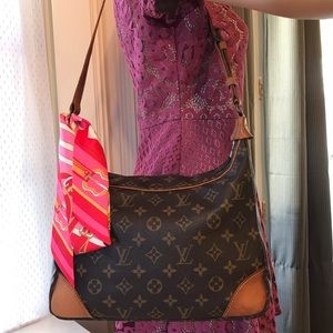 ☄️☄️SOLD☄️☄️Louis Vuitton boulgne 40 Authentic